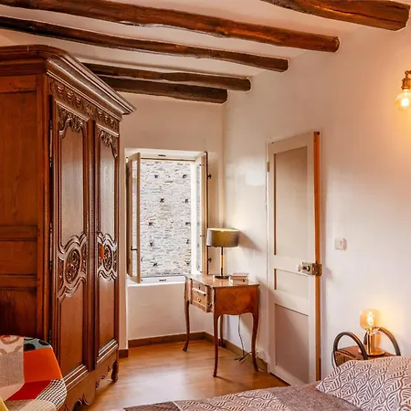 Casa Eleana Pietracorbara