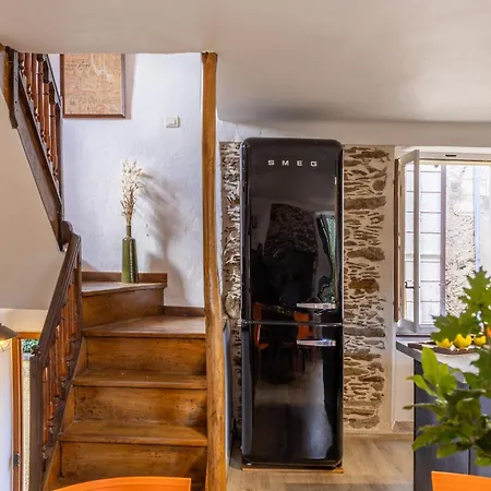 Casa Eleana Pietracorbara